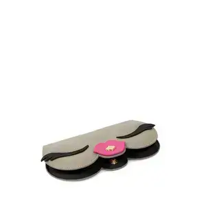 Suncover any Di kiss